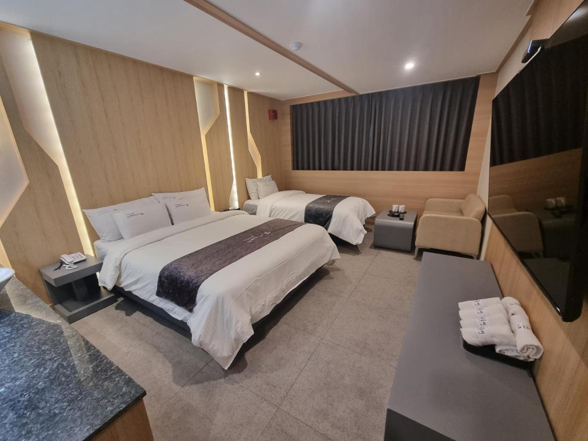 Yeoubi Hotel Чінджу Екстер'єр фото
